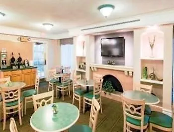 Hotel Days & By Wyndham