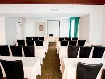 Days & By Wyndham Hotel 2*