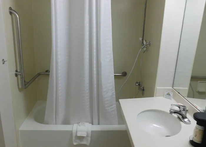 Days & By Wyndham 2* Arlington Heights