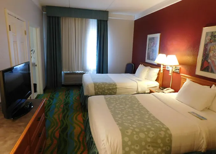 Days & By Wyndham Hotel 2*