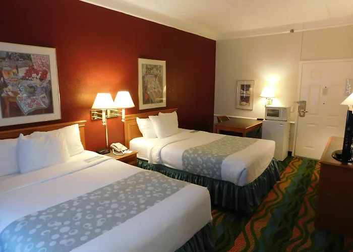 Days & By Wyndham Arlington Heights