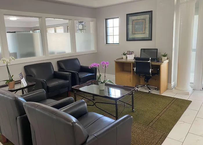 Days & By Wyndham Hotel Arlington Heights