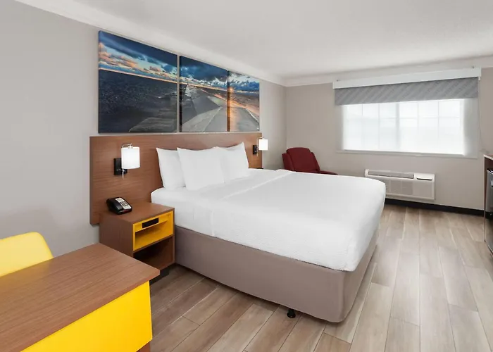 Hotel Days & By Wyndham