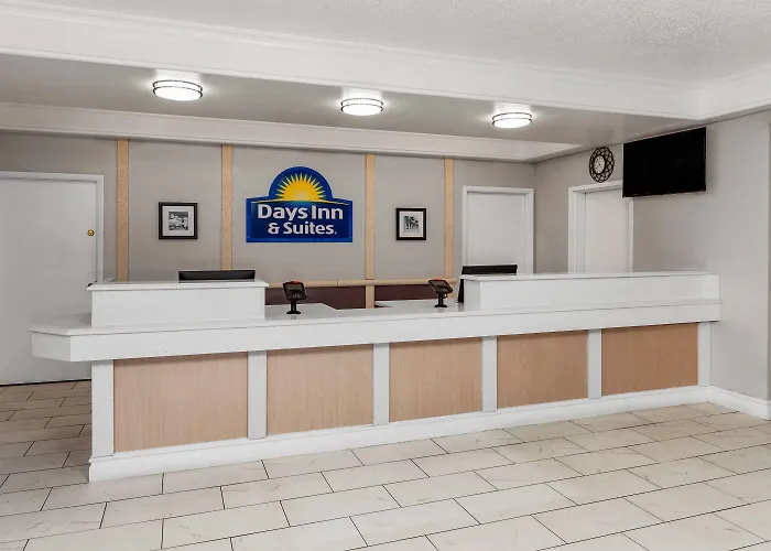 Days & By Wyndham Arlington Heights