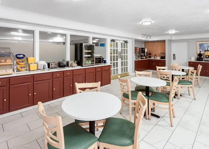 Days & By Wyndham Arlington Heights