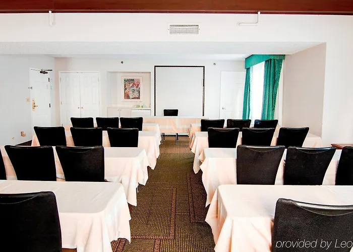 Days & By Wyndham Hotel 2*