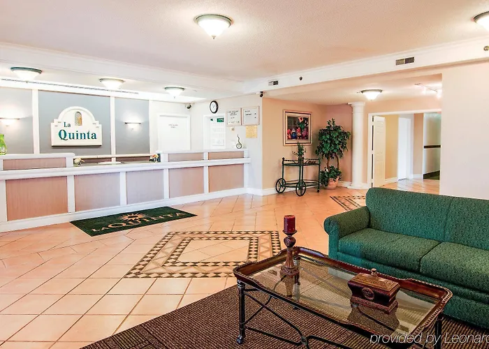 Days & By Wyndham Arlington Heights