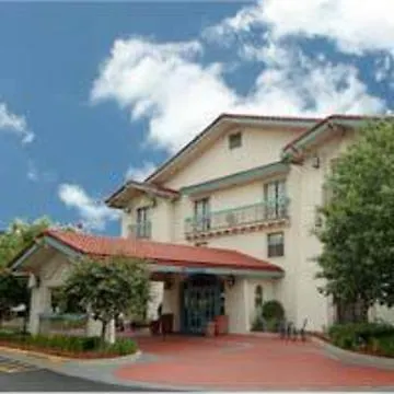 Days & By Wyndham 2* Arlington Heights